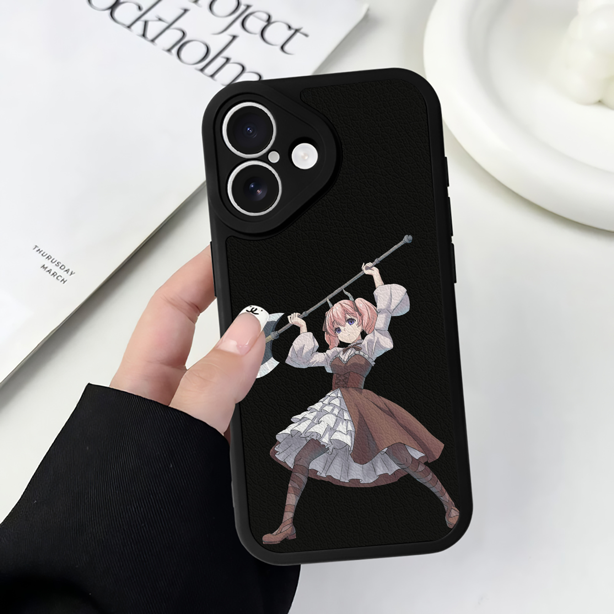 （画像用） 葬送のフリーレン Frieren 【iPhone 16シリーズ対応】シリコンスマホケース（レザー調） 材質：シリコン